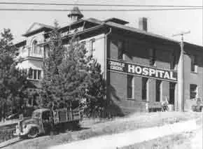 Historical image of Hotel St. Nicholas as a hospital